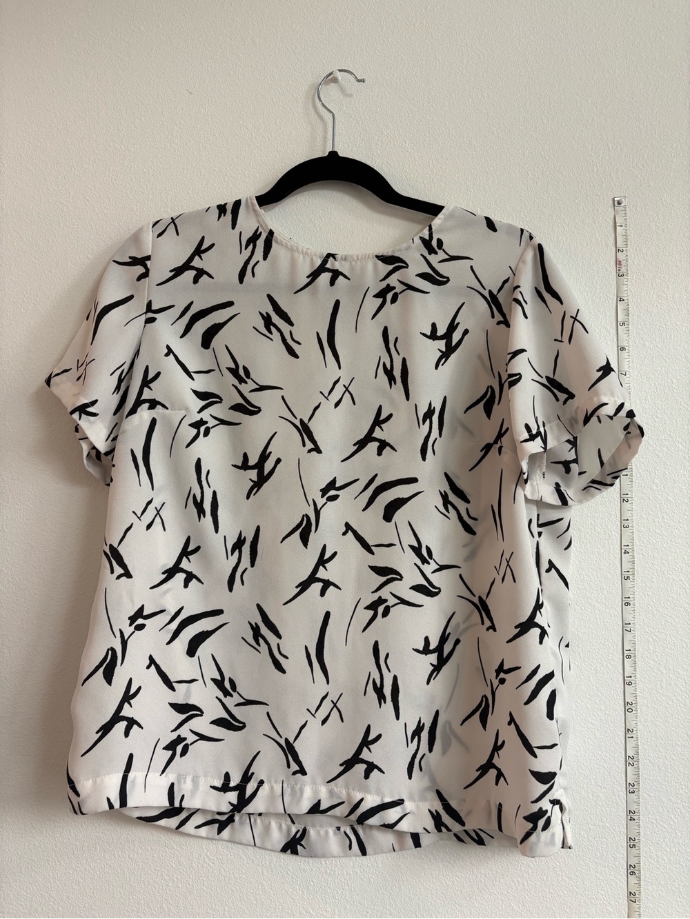a new day Black & White Abstract Short Sleeve Blouse